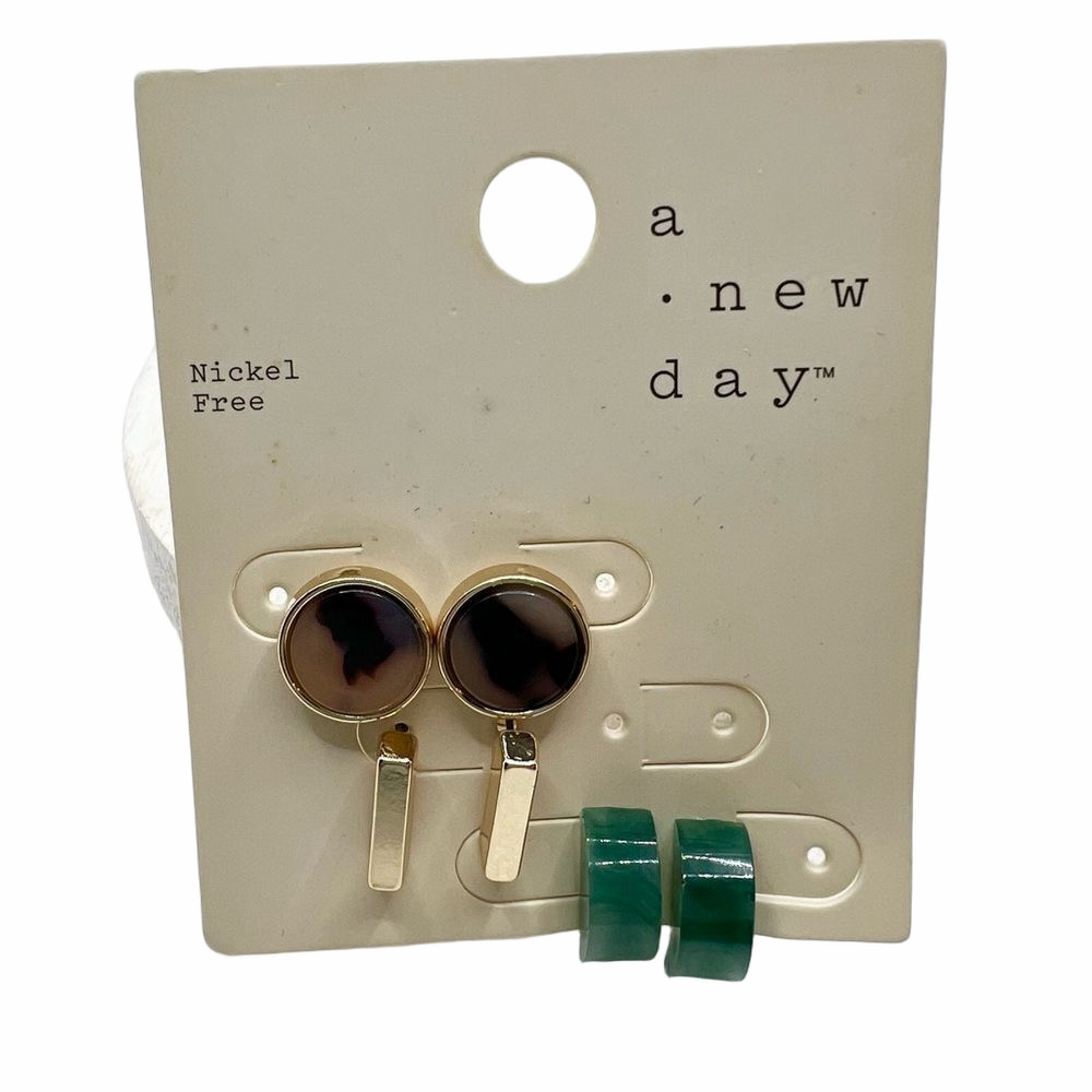 🍭6/$30 A new day 3 pair earring set brown medallion, gold bar, green half hoop